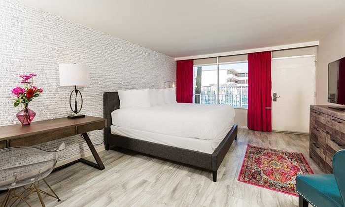 Waikiki Village Motel — Guest room