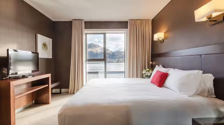 Wakatipu View Apartments — Guest room