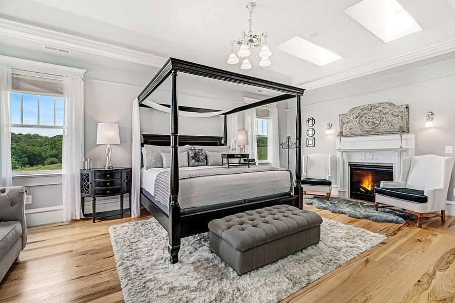 Walden Hall — Guest room