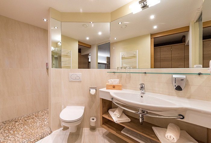 Waldhotel Gruner Baum — Bathroom