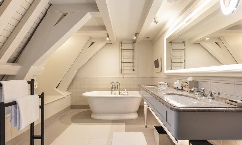 Waldorf Astoria Amsterdam — Bathroom