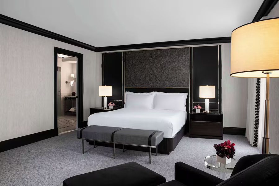 Waldorf Astoria Chicago Chicago Illinois — Guest room