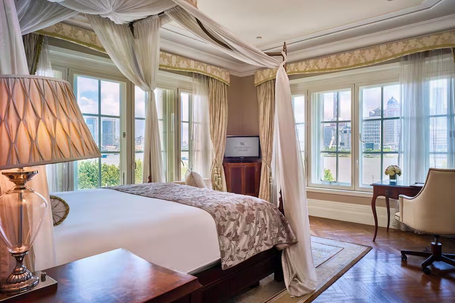 Waldorf Astoria Shanghai on the Bund — Guest room