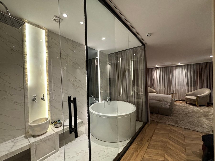 Walton Gardens Pera Istanbul — Bathroom