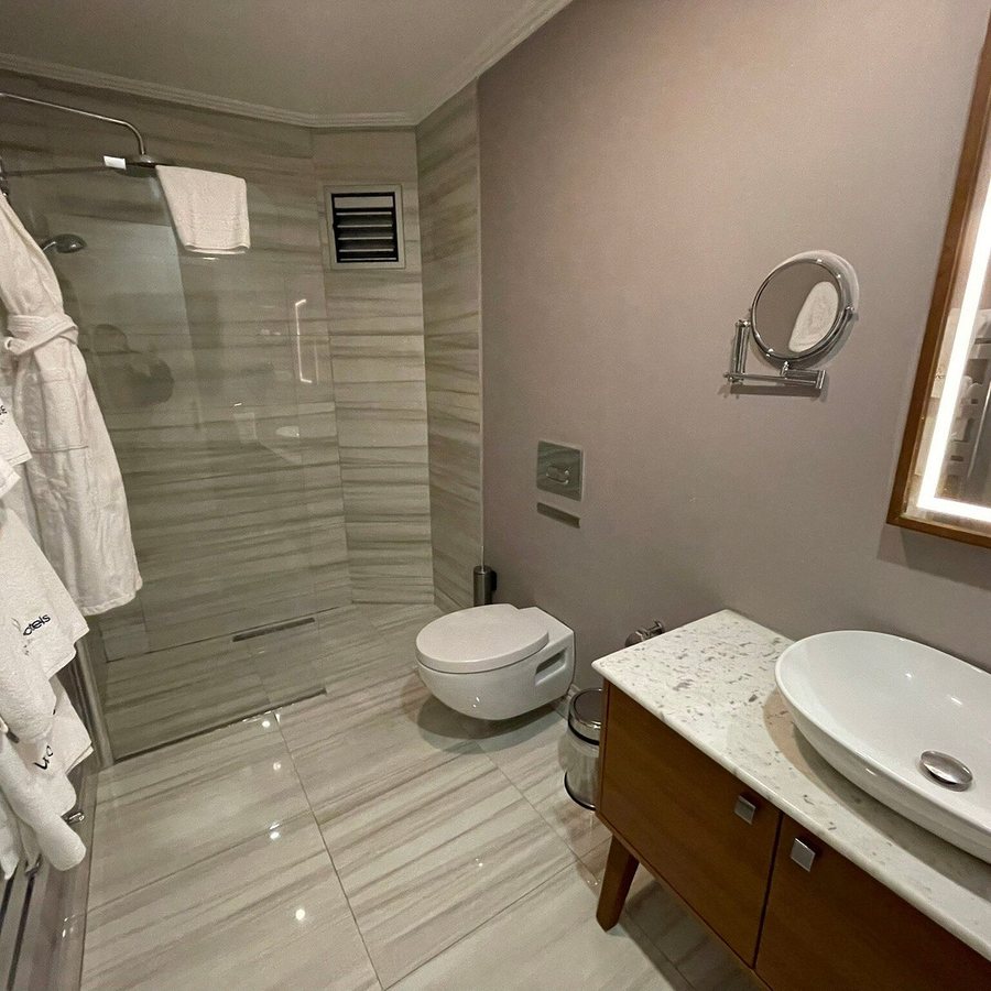 Walton Hotels Galata Istanbul — Bathroom