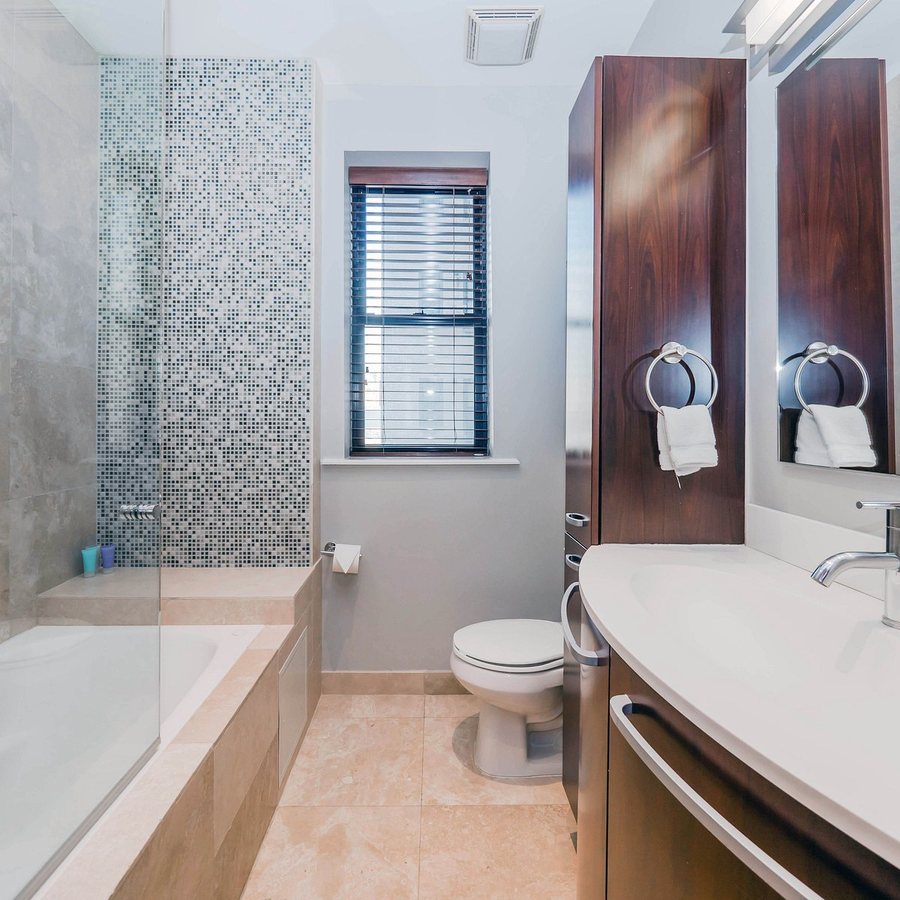 Walton Residences Chicago Illinois — Bathroom