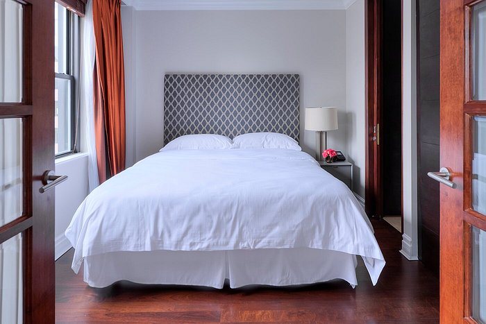 Walton Residences Chicago Illinois — Guest room