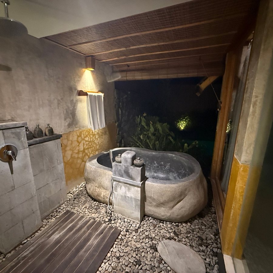 Wana Bucu Villas by GenuineHost — Bathroom