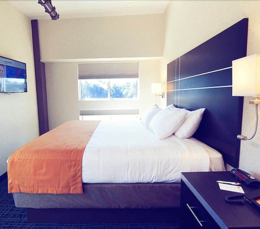 Warehouse Hotel — Guest room