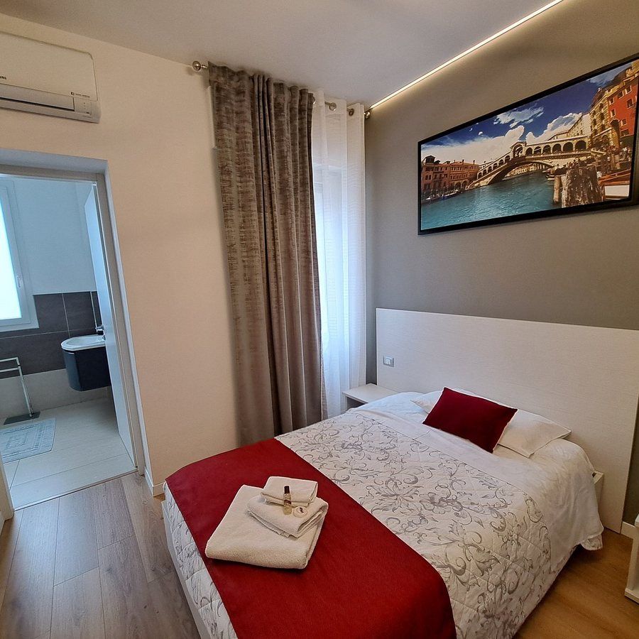 Warm Hospitality Apartments — Guest room