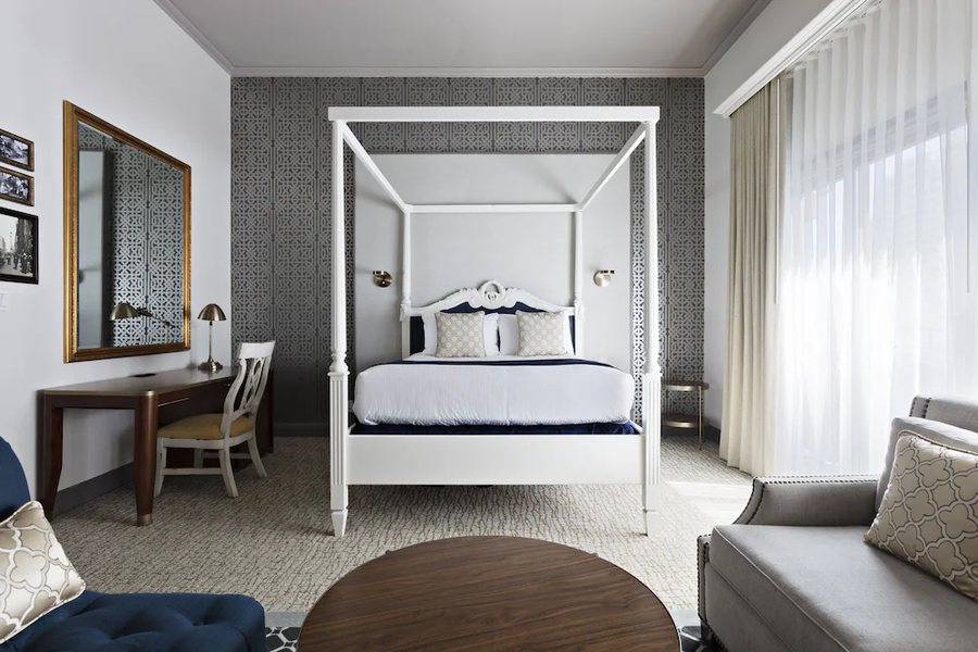 Warwick San Francisco — Guest room