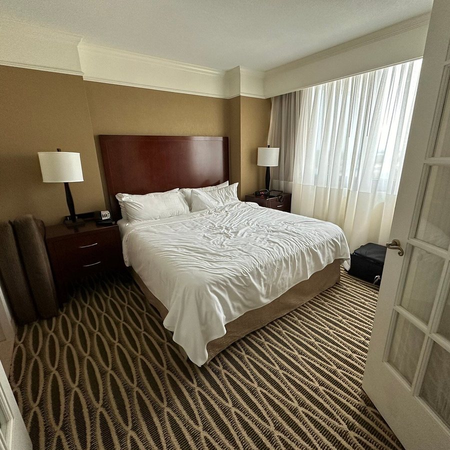 Washington Dulles Marriott Suites — Guest room