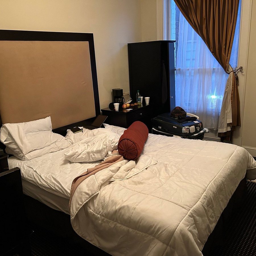 Washington Inn — Guest room