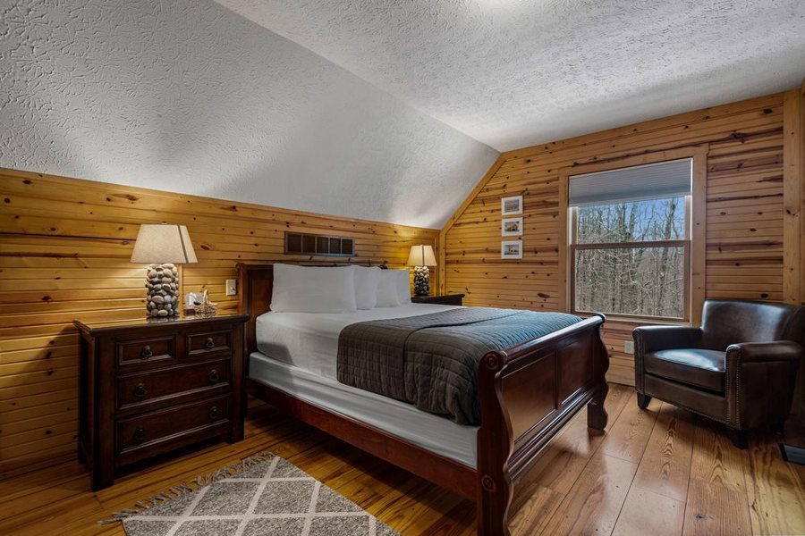 Water s Edge Cabins — Guest room