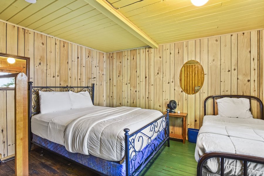 Water s Edge RV Cabin Resort — Guest room