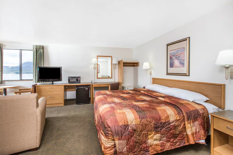 Waterfall Resort Alaska — Guest room