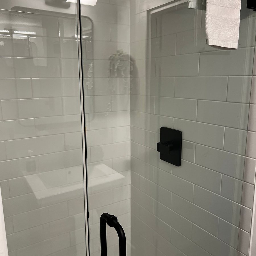 Waterford Inn Provincetown — Bathroom