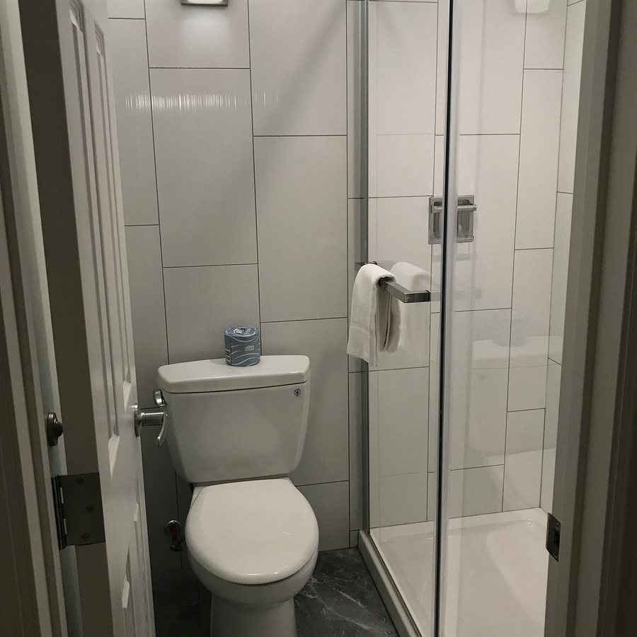 Waterfront Harbour B B — Bathroom