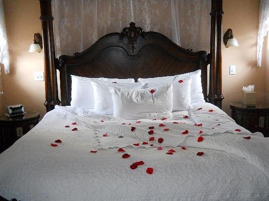 Watergarden Inn at the Bay — Guest room