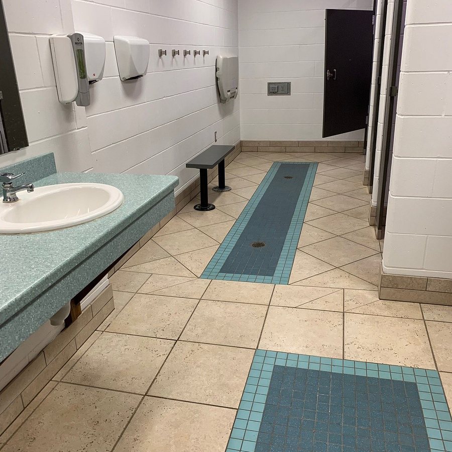 Waterloo Lost Island Koa Resort — Bathroom