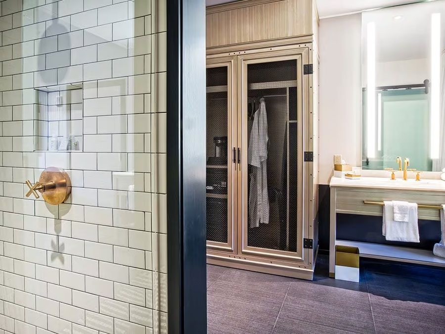 WATERMARK Baton Rouge Autograph Collection — Bathroom