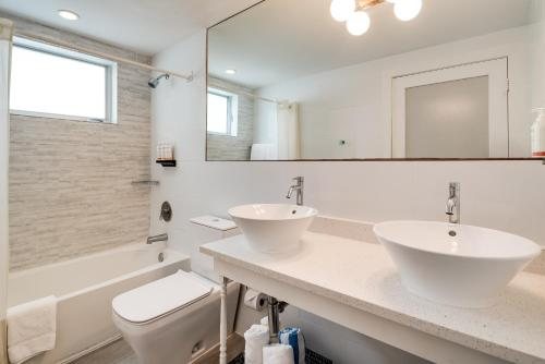 Waterside Hotel Miami Beach Florida — Bathroom