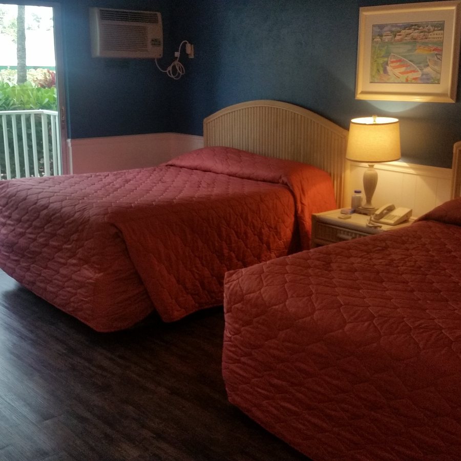 Waterside Inn on the Beach — Guest room