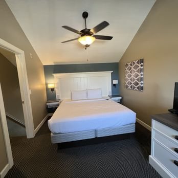 Waterside Suites Marina — Guest room