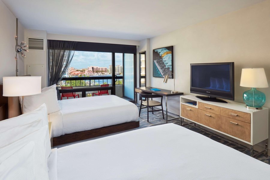 Waterstone Resort Marina Boca Raton Curio Collection by Hilton — Guest room