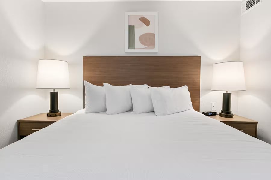 WaterWalk Atlanta Perimeter Center — Guest room