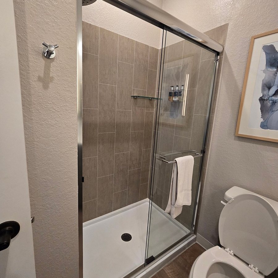 WaterWalk Jacksonville Deerwood Park — Bathroom