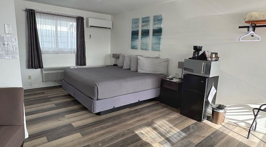 Waterway Inn — Guest room