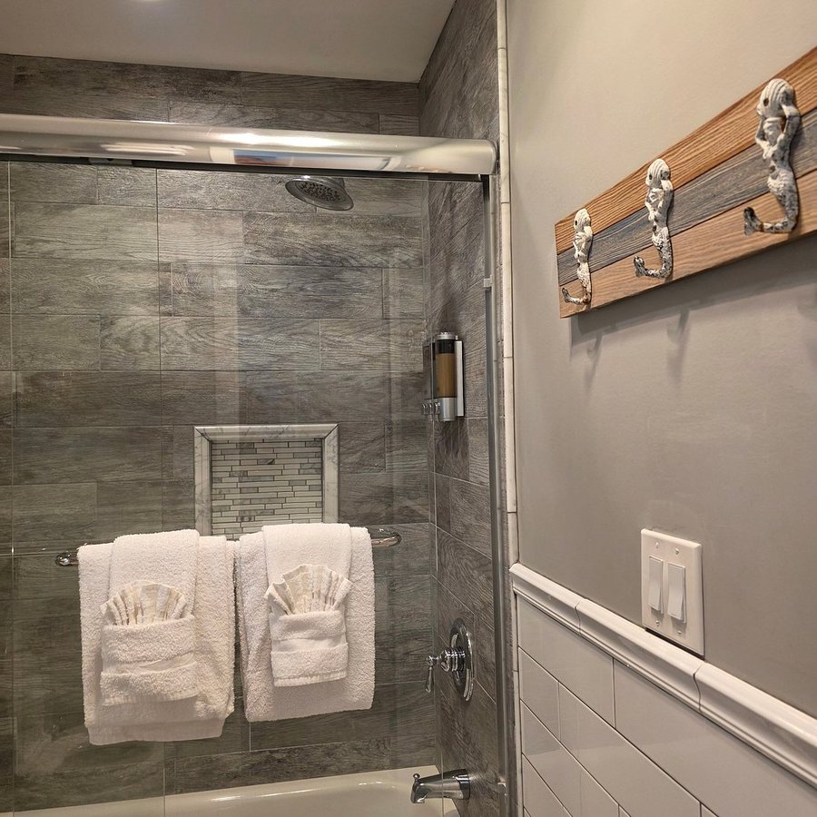 Wavecrest Resort — Bathroom