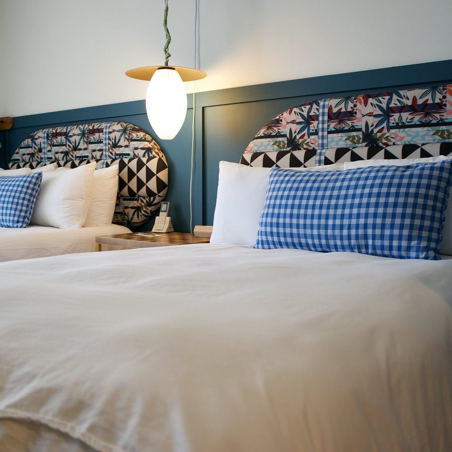 Wayfinder Waikiki — Guest room