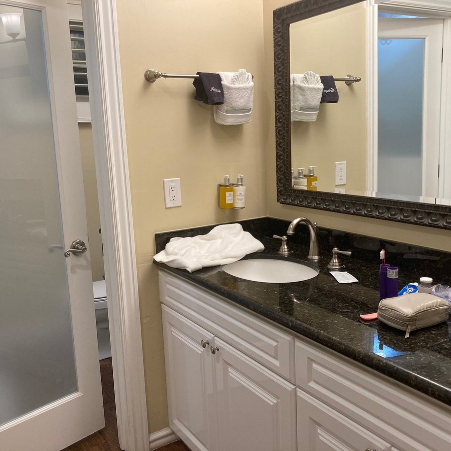 Wayside Inn — Bathroom