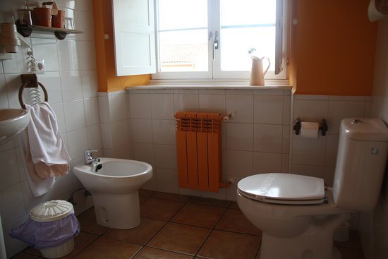 Wecamp Cudillero — Bathroom