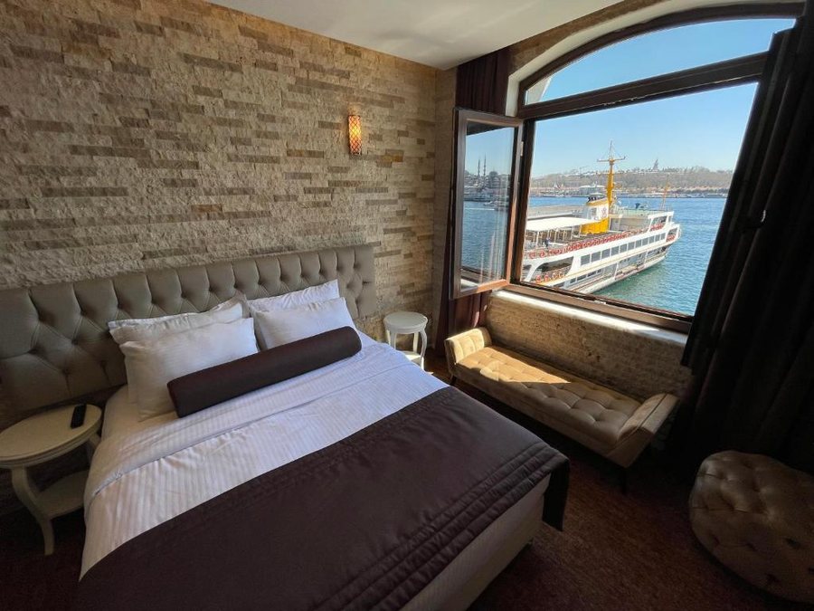 Weingart Hotel Istanbul — Guest room
