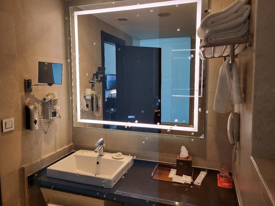 Welcomhotel By ITC Hotels Dwarka — Bathroom