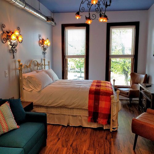 Welsh Hills Inn — Guest room
