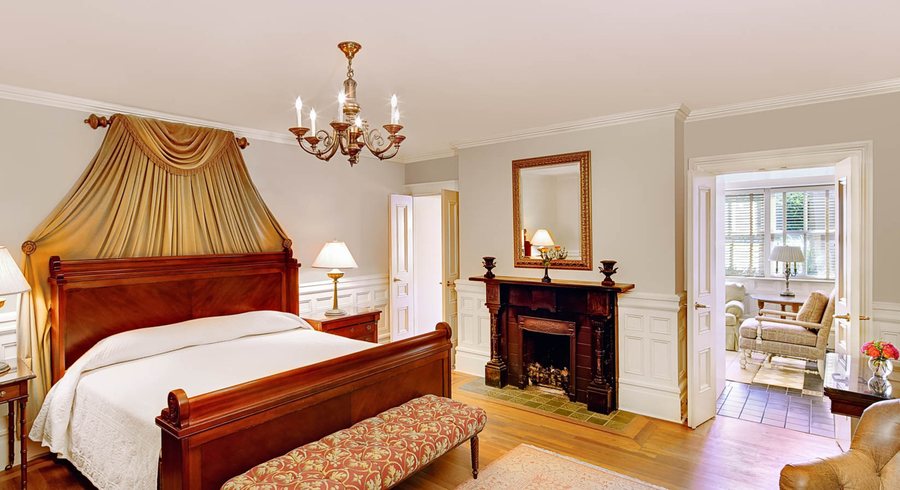Wentworth Mansion — Guest room