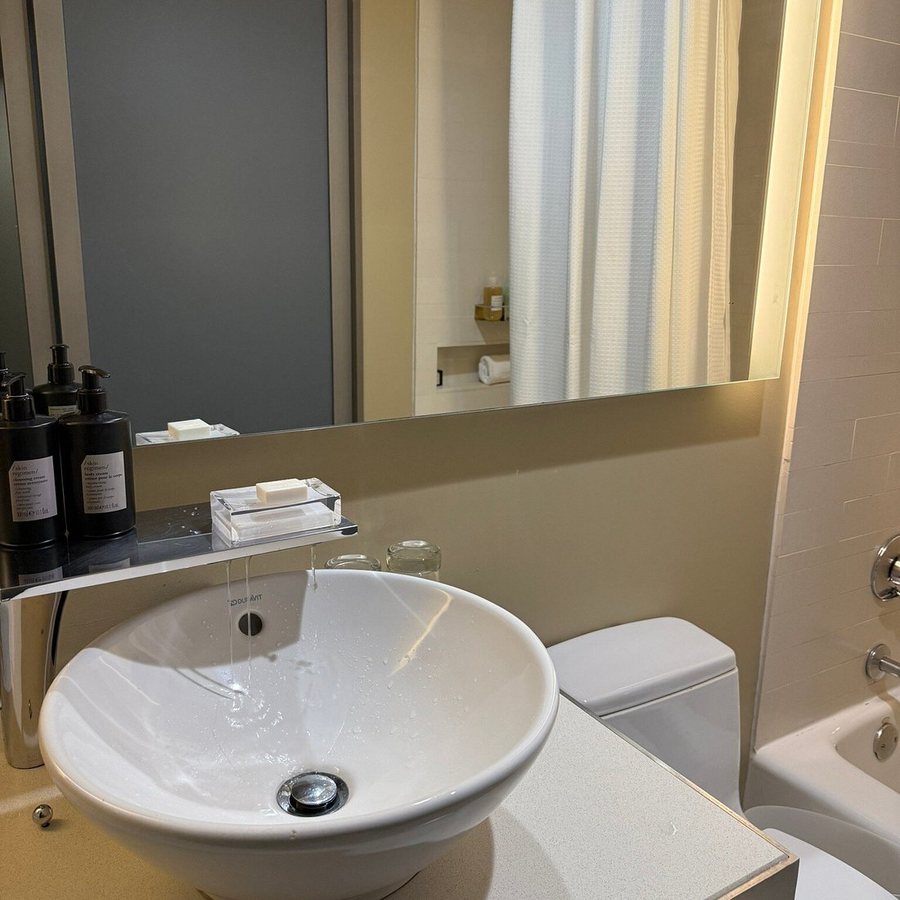West 119th B B New York City New York — Bathroom