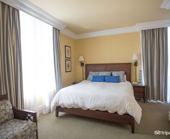 West Cliff Inn A Four Sisters Inn — Guest room