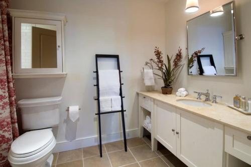 West Hill House B B at Sugarbush — Bathroom