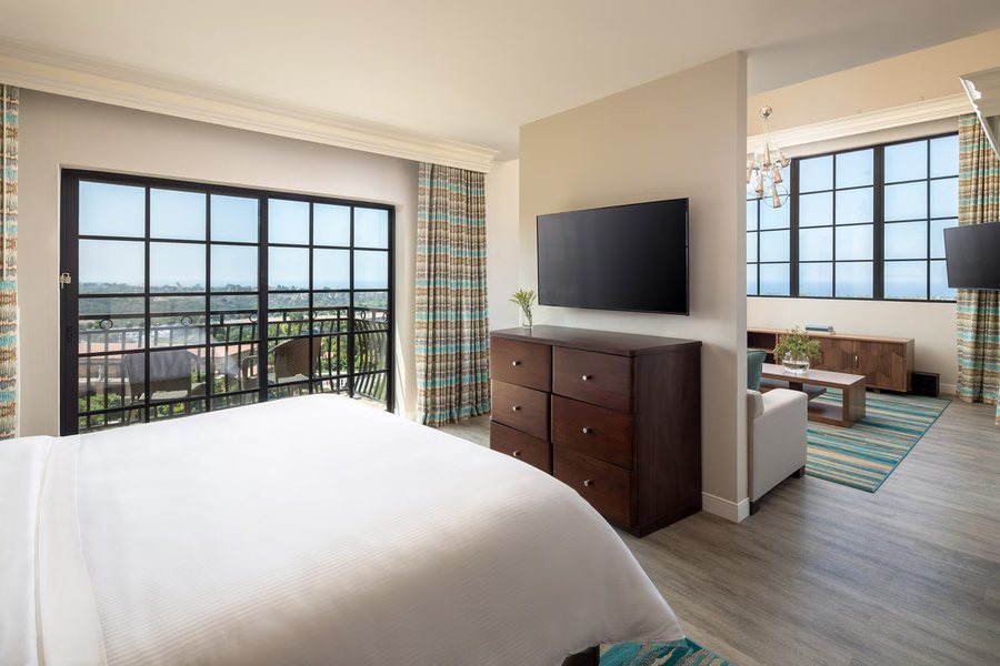 West Inn Suites Carlsbad — Guest room
