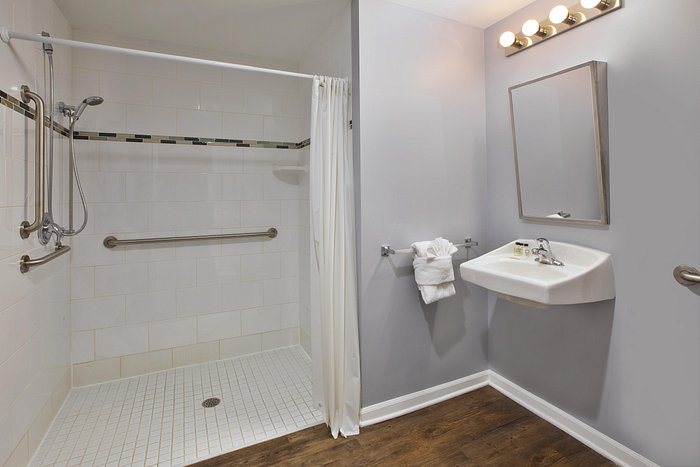 West Loop Lofts Chicago Illinois — Bathroom