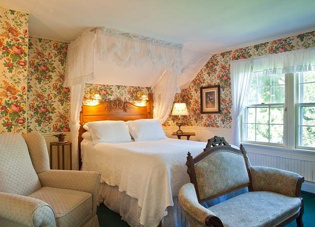 West Mountain Inn — Guest room