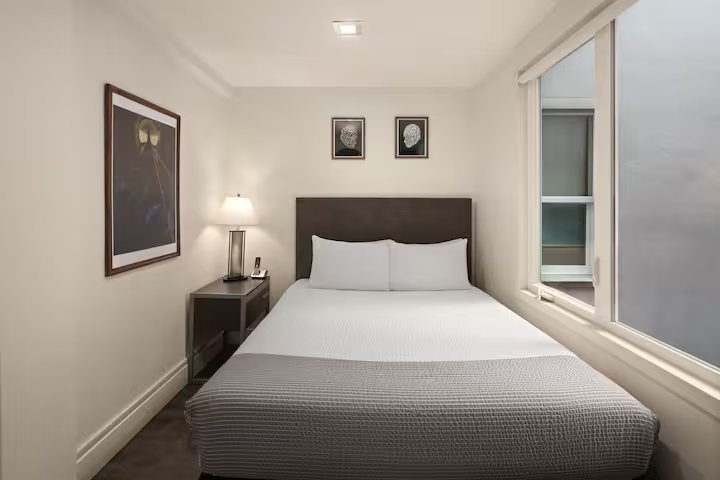 West Republican Apartel — Guest room