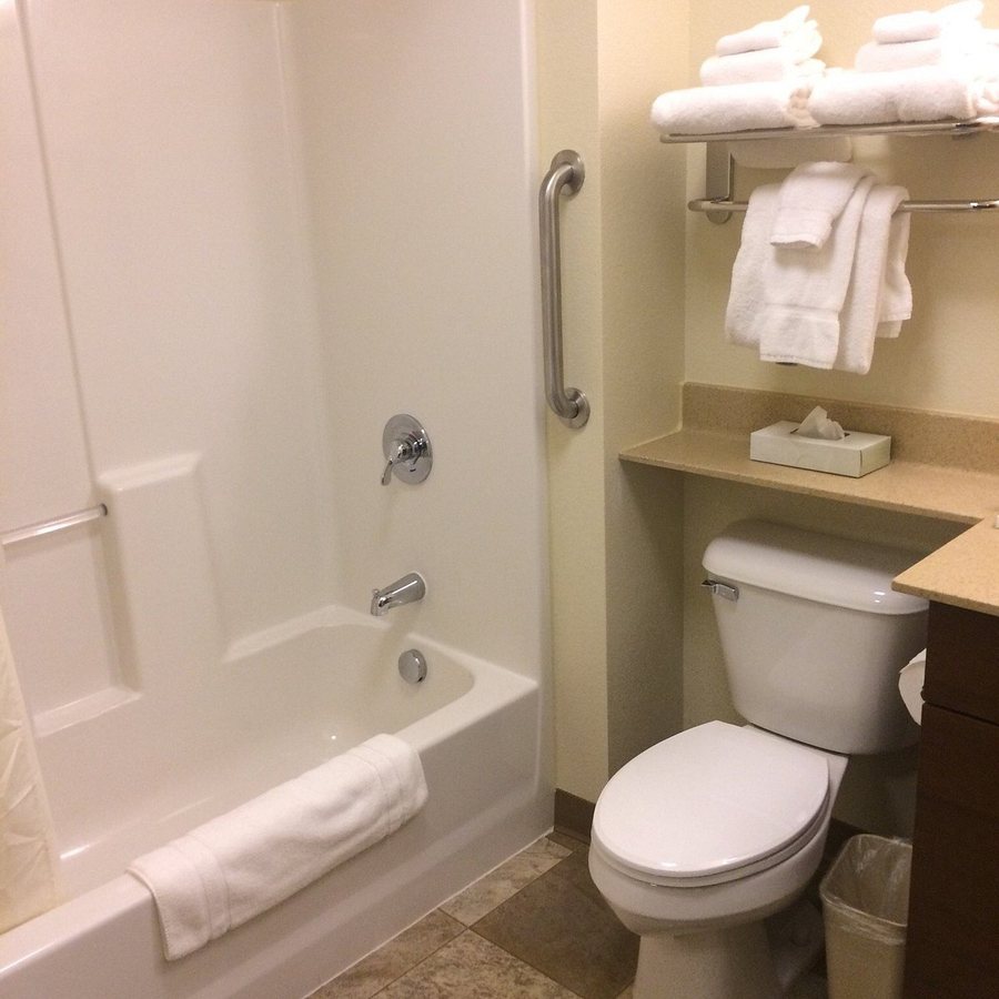 West Valley Inn — Bathroom