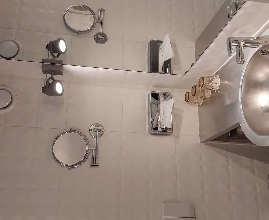 WestCord Art Hotel Amsterdam — Bathroom