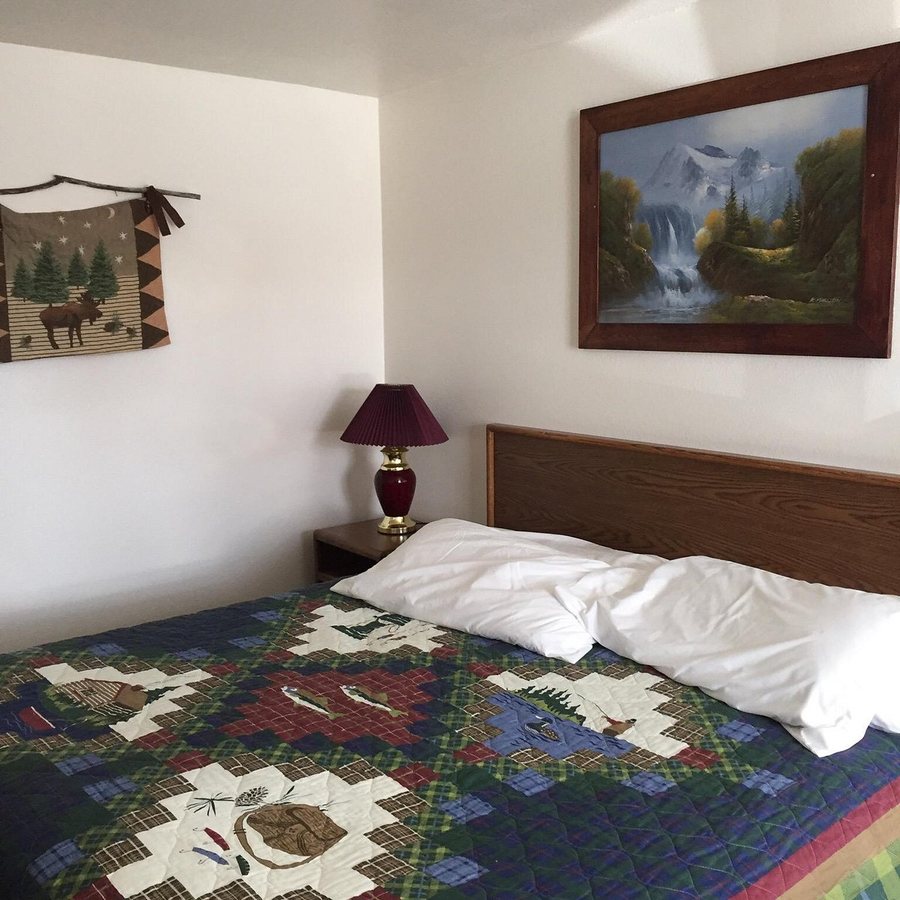 Western Big Sky Inn — Guest room